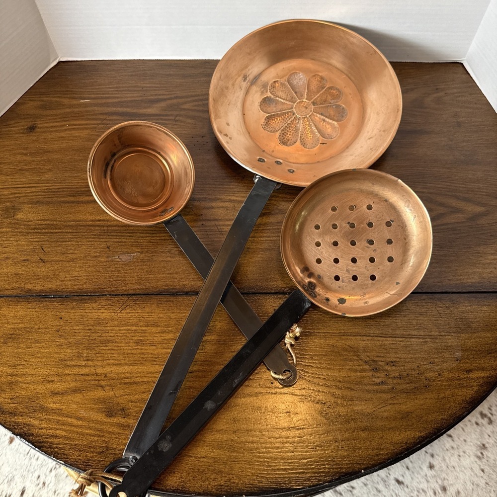 Vintage Decorative Hanging  Copper Pan Set Of 3 Farmhouse Style 1970's